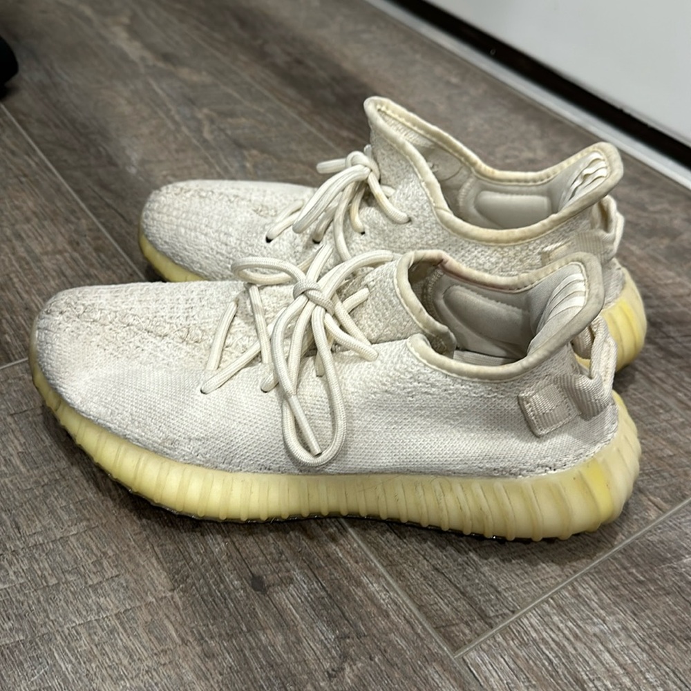 Adidas Yeezy 350 v2 | Cream White